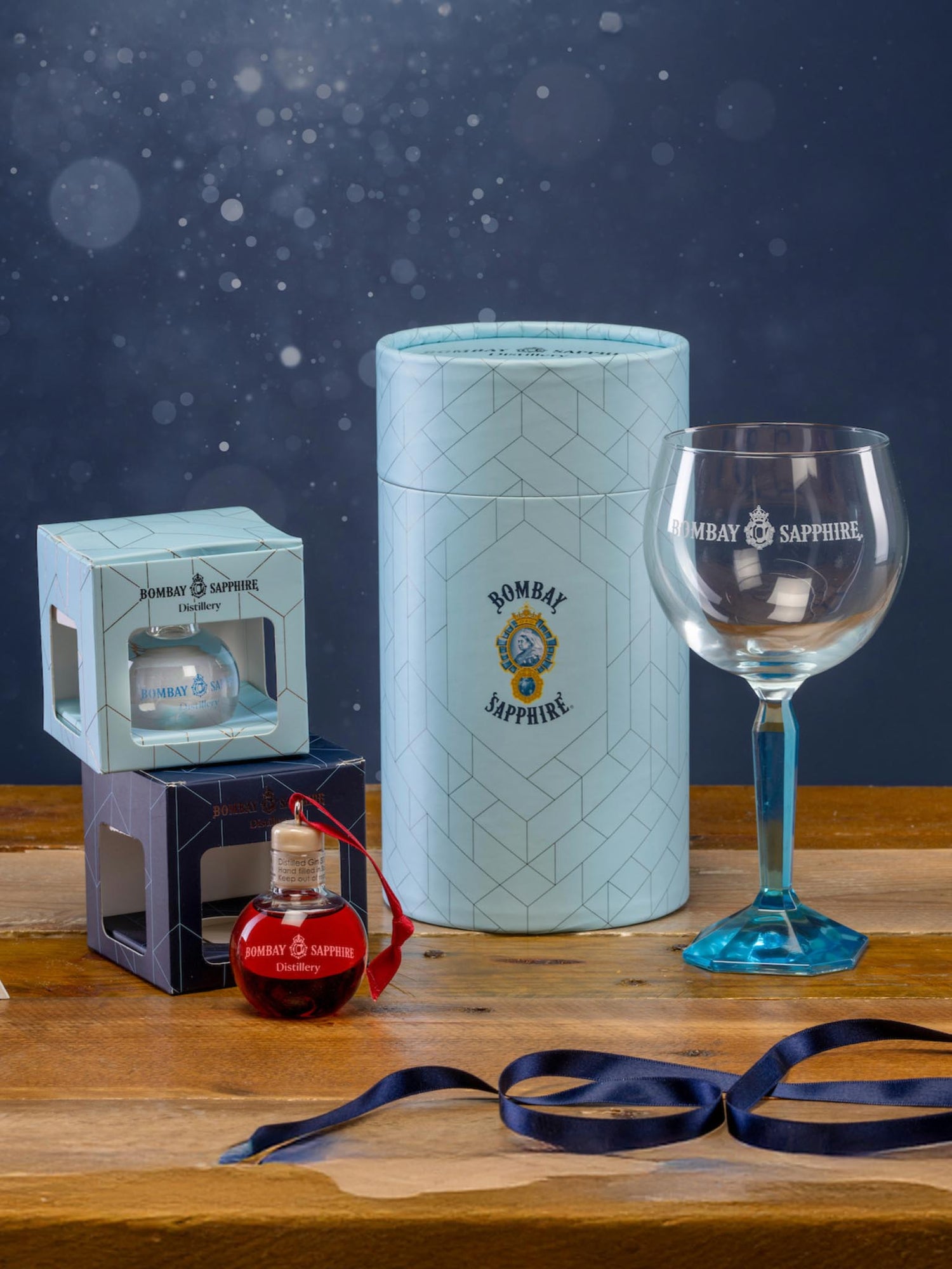 Bombay Sapphire Gin Bauble & Glass Gift Set