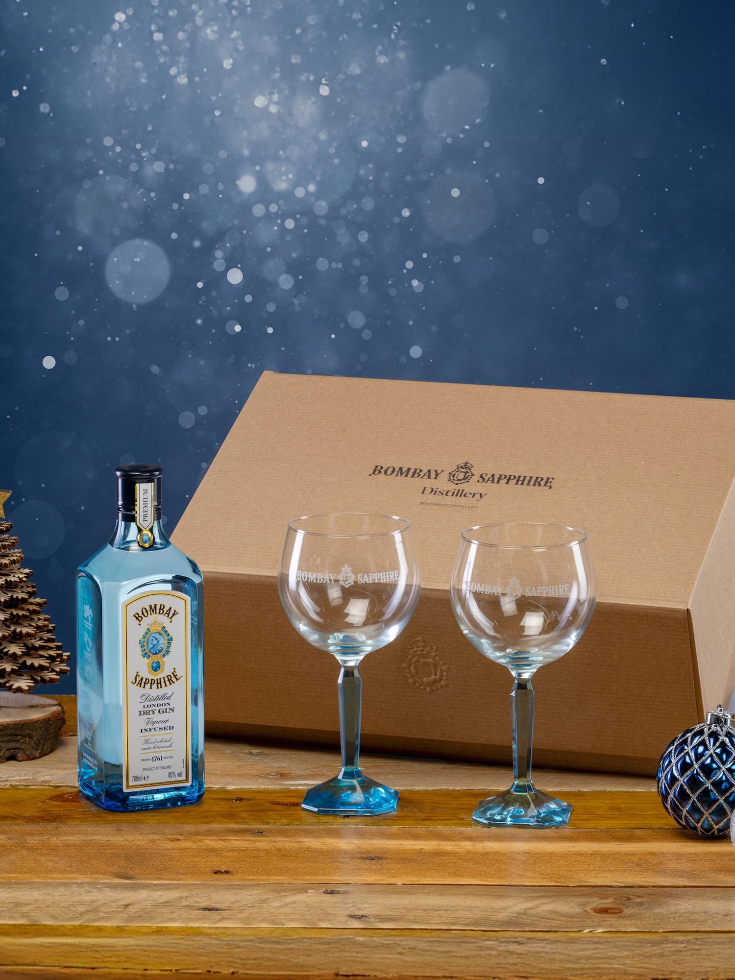 Bombay Sapphire Gin & Glasses Gift Set